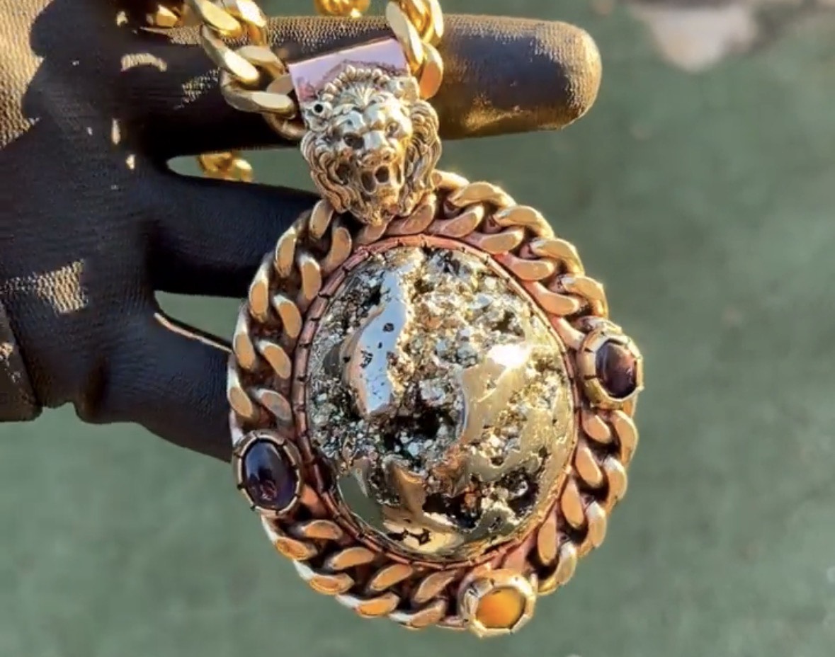 Pyrite lion-head statement pendant